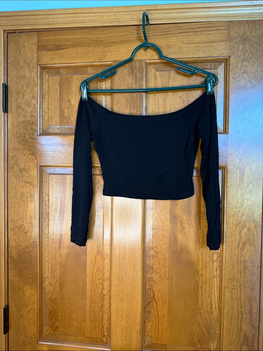Black Off-Shoulder Long Sleeve Crop Top